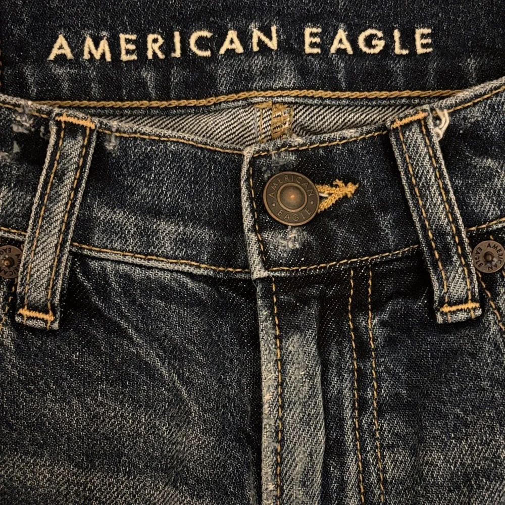 American Eagle Outfitters Blue Distressed Jean Shorts - Picture 4 of 4